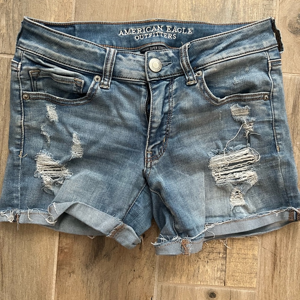 American Eagle Super Stretch Distressed Shorts Size 6